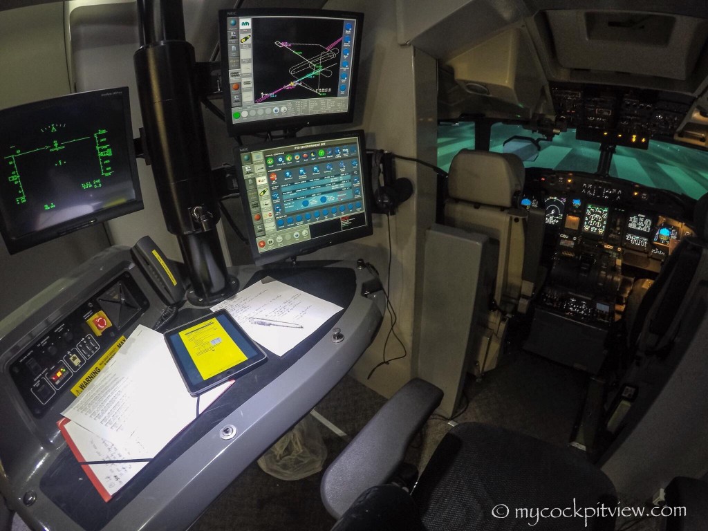 Mycockpitview. Bombardier Dash8 Q400 full flight simulator. Lufthansa flight training vienna.