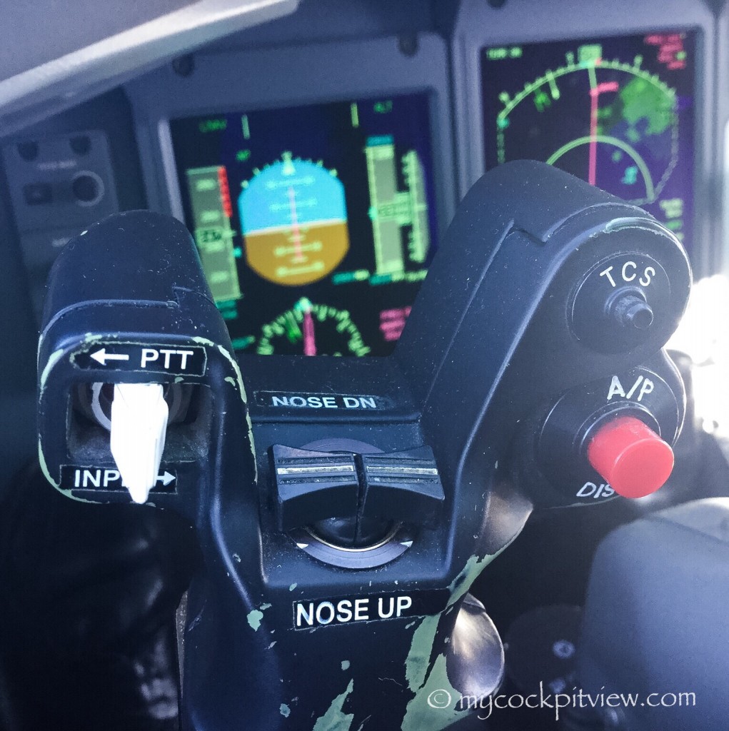 Yoke switches Luxair Bombardier Dash8 Q400 Mycockpitview
