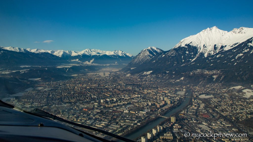 Q400 on final approach, Innsbruck - Austria, mycockpitview